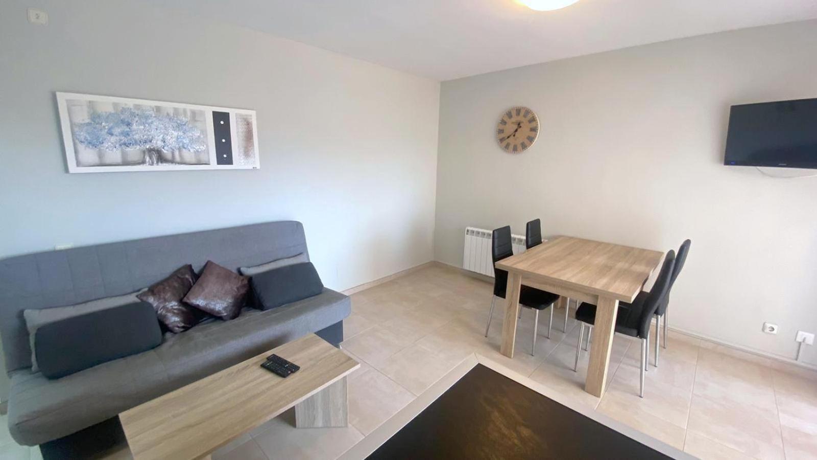 Olimpe 2 8 Apartment Roses Bagian luar foto