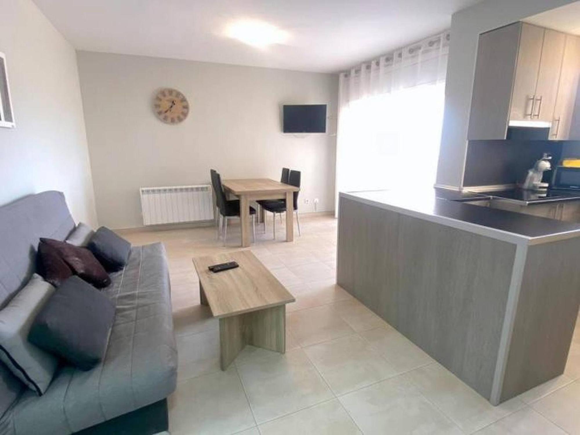 Olimpe 2 8 Apartment Roses Bagian luar foto